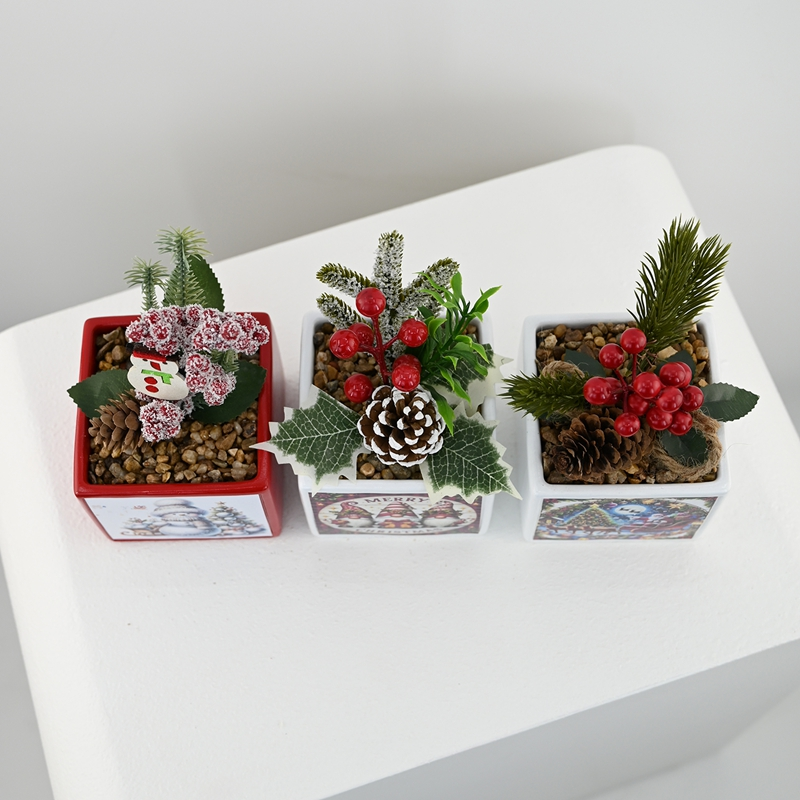 Square Pot Ornament with Classic Christmas Elements